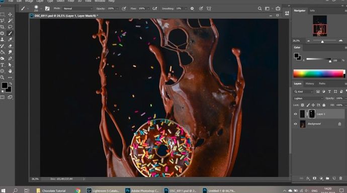 Una captura de pantalla de la edición de fotografías de alimentos con salpicaduras de chocolate en Photoshop