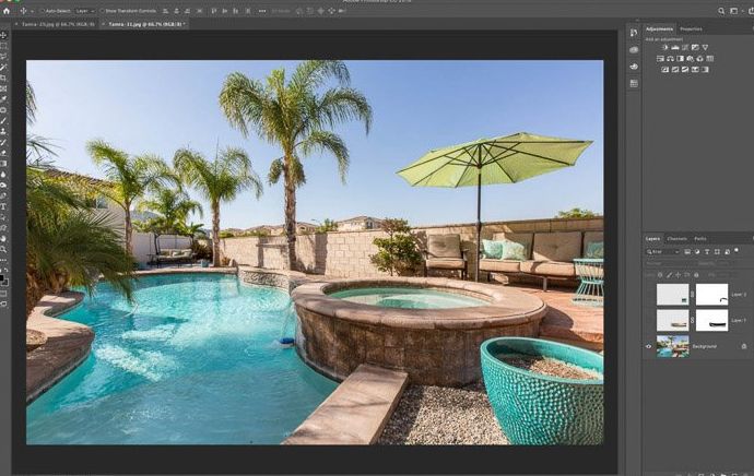 Una captura de pantalla que muestra cómo usar la herramienta Photoshop Warp para fotografía de bienes raíces